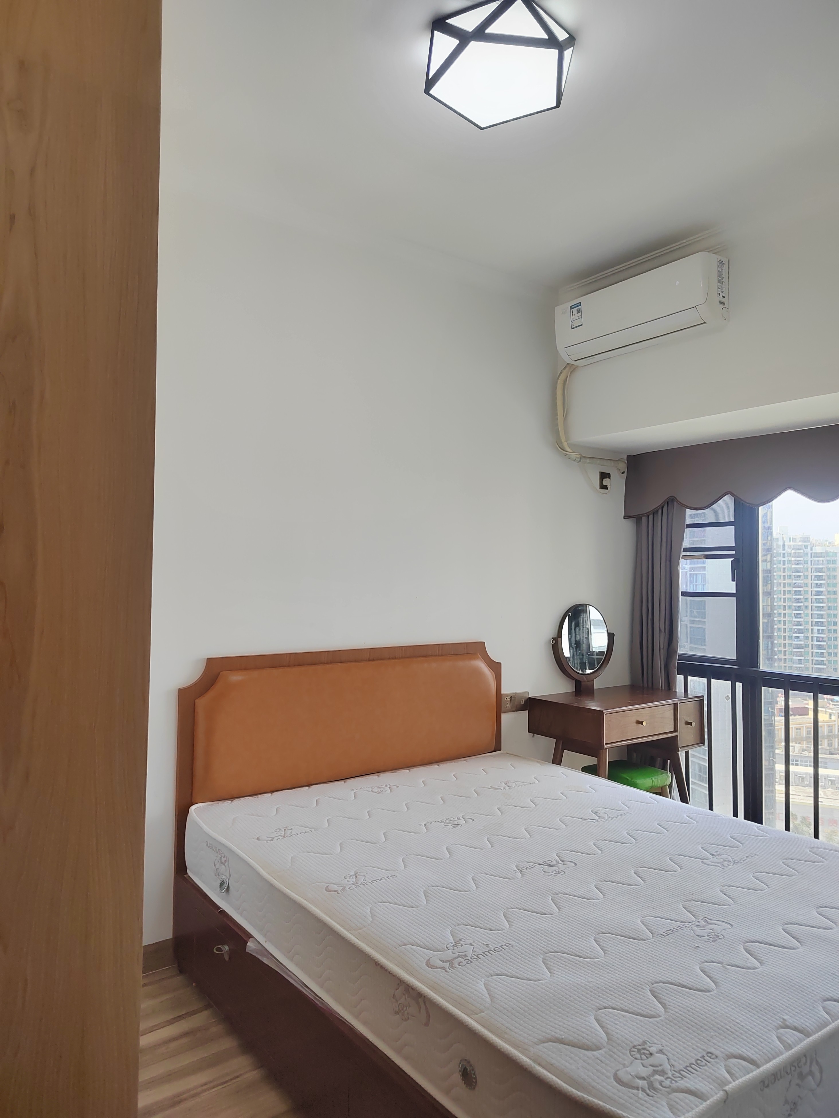 深圳英郡年华三期二手房房源图片