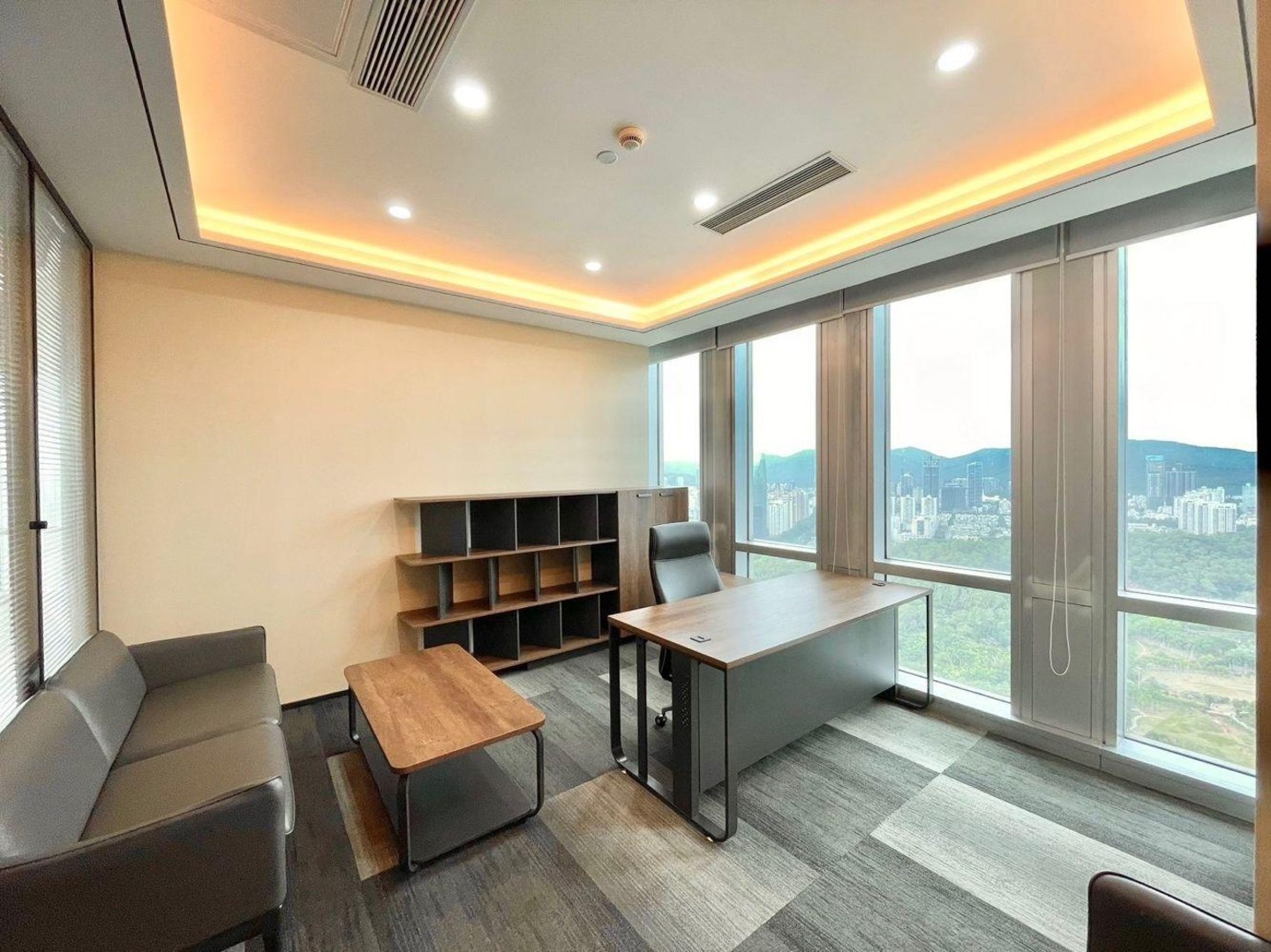 深圳荣超经贸中心二手房房源图片