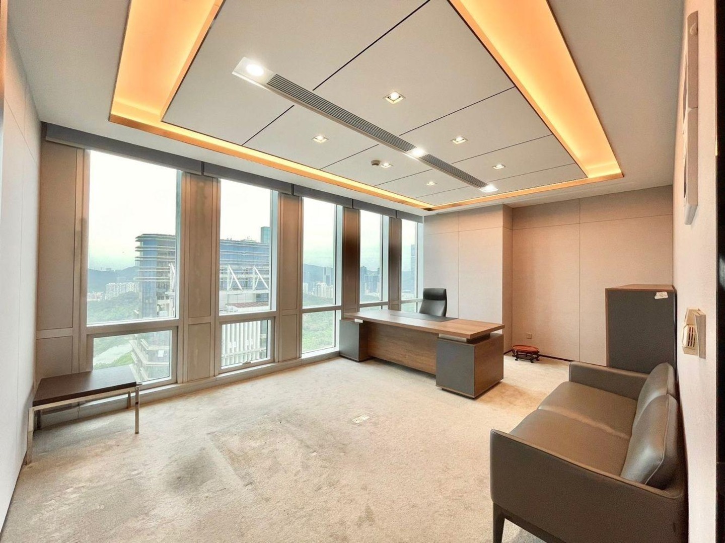 深圳荣超经贸中心二手房房源图片