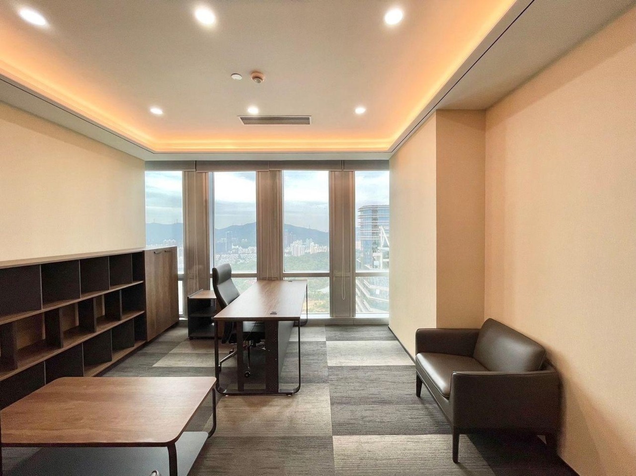 深圳荣超经贸中心二手房房源图片