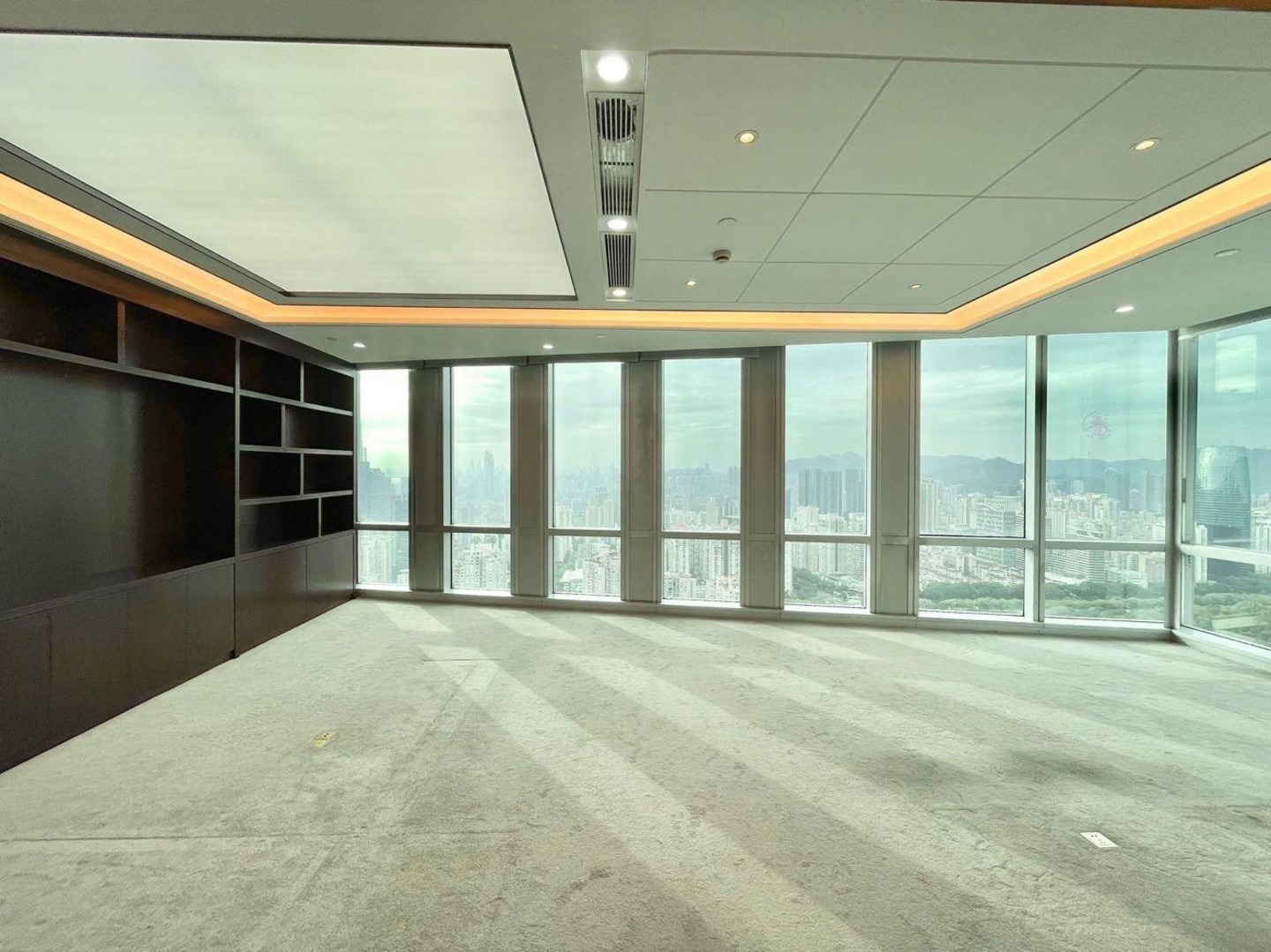 深圳荣超经贸中心二手房房源图片