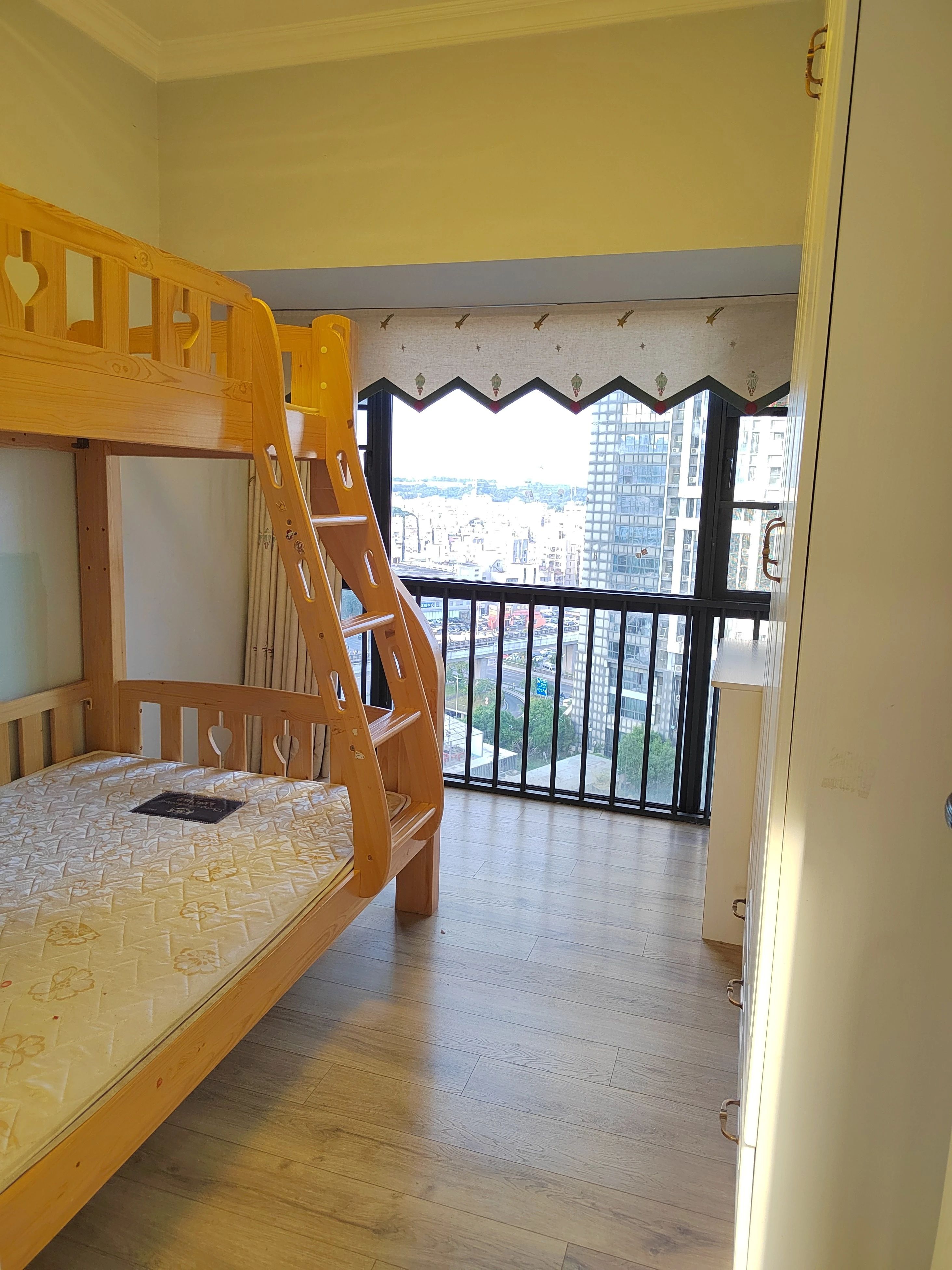 深圳英郡年华三期二手房房源图片