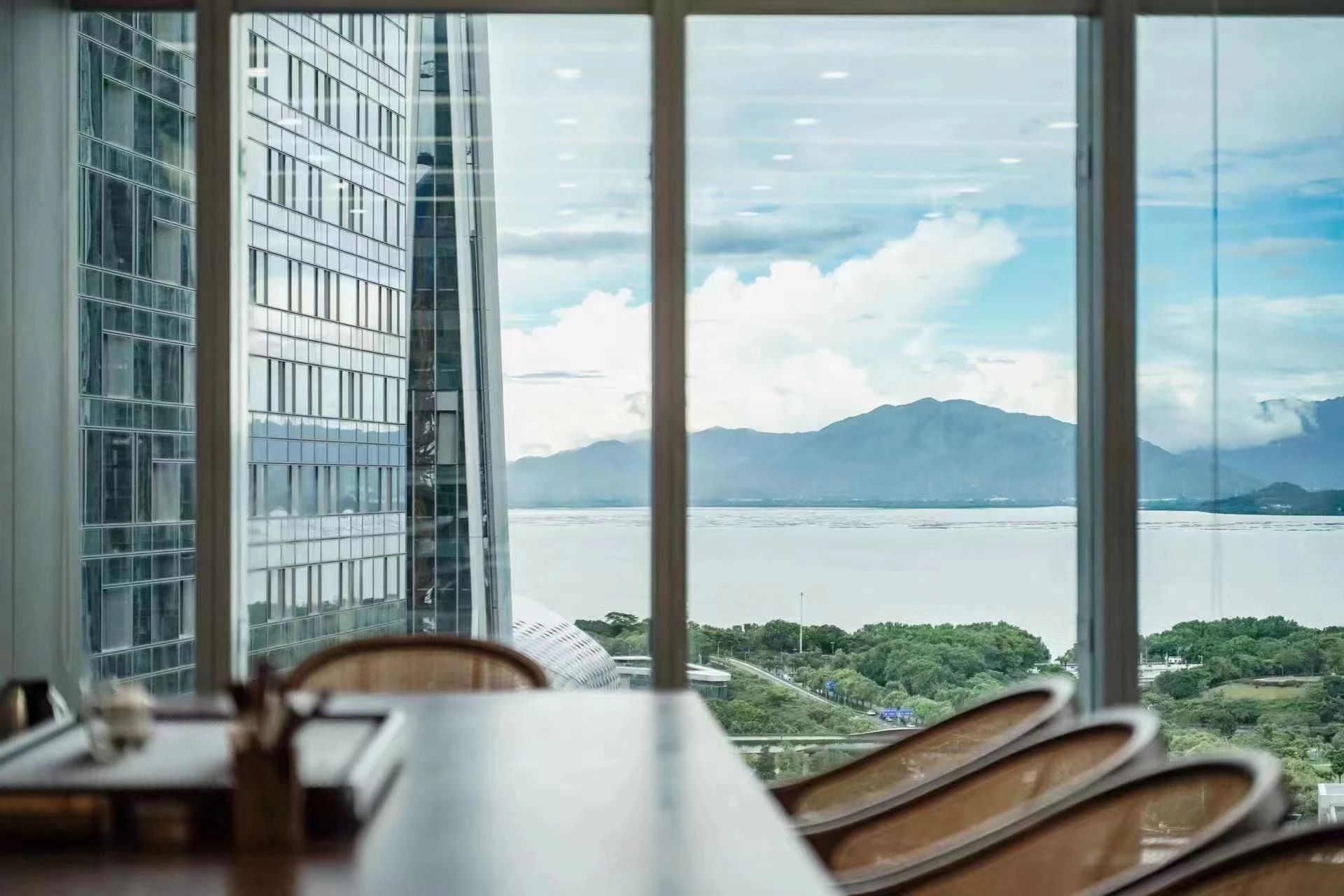 深圳卓越后海中心二手房房源图片