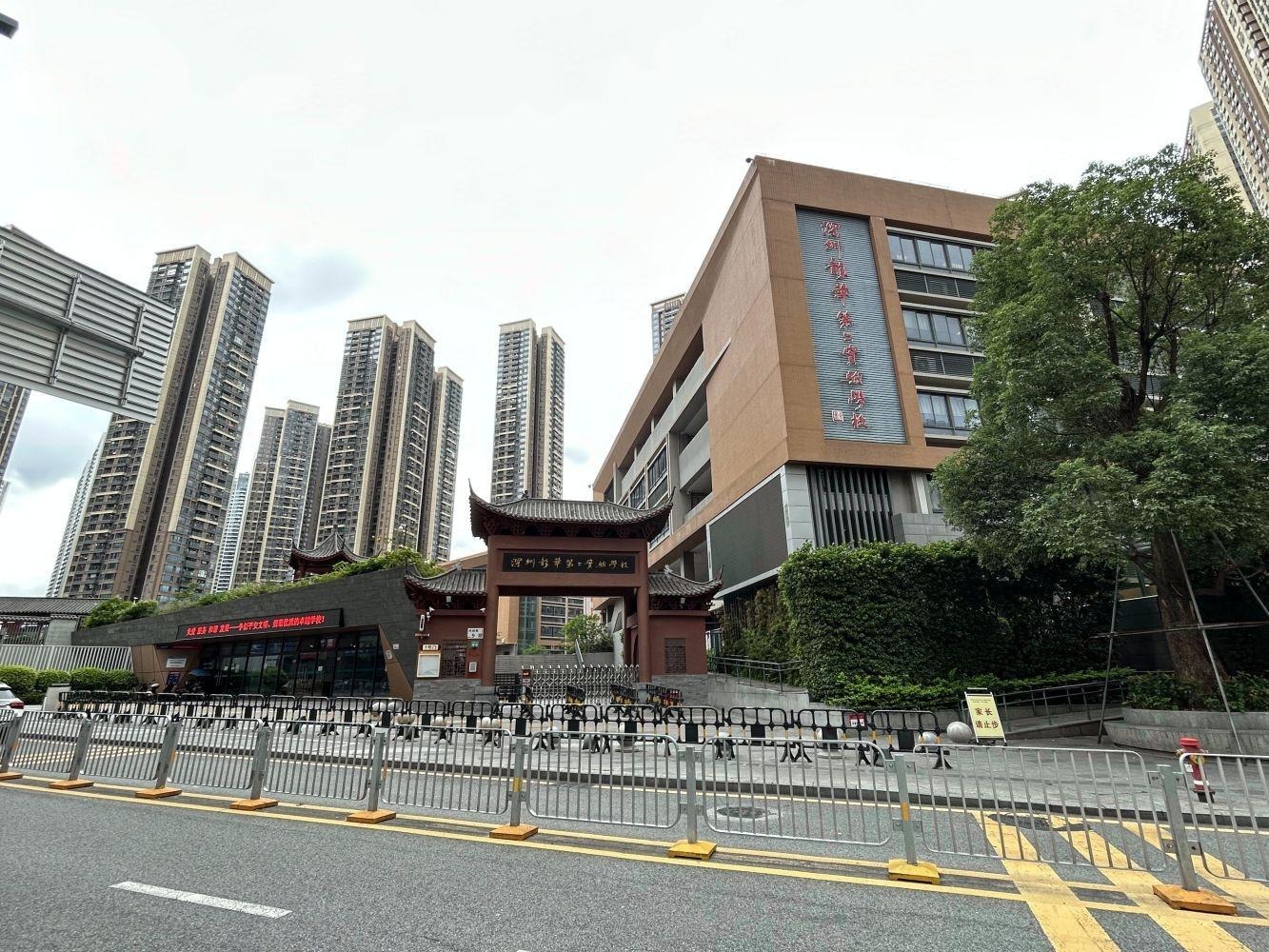 深圳鸿荣源壹成中心璞誉府鸿尚路二手房房源图片