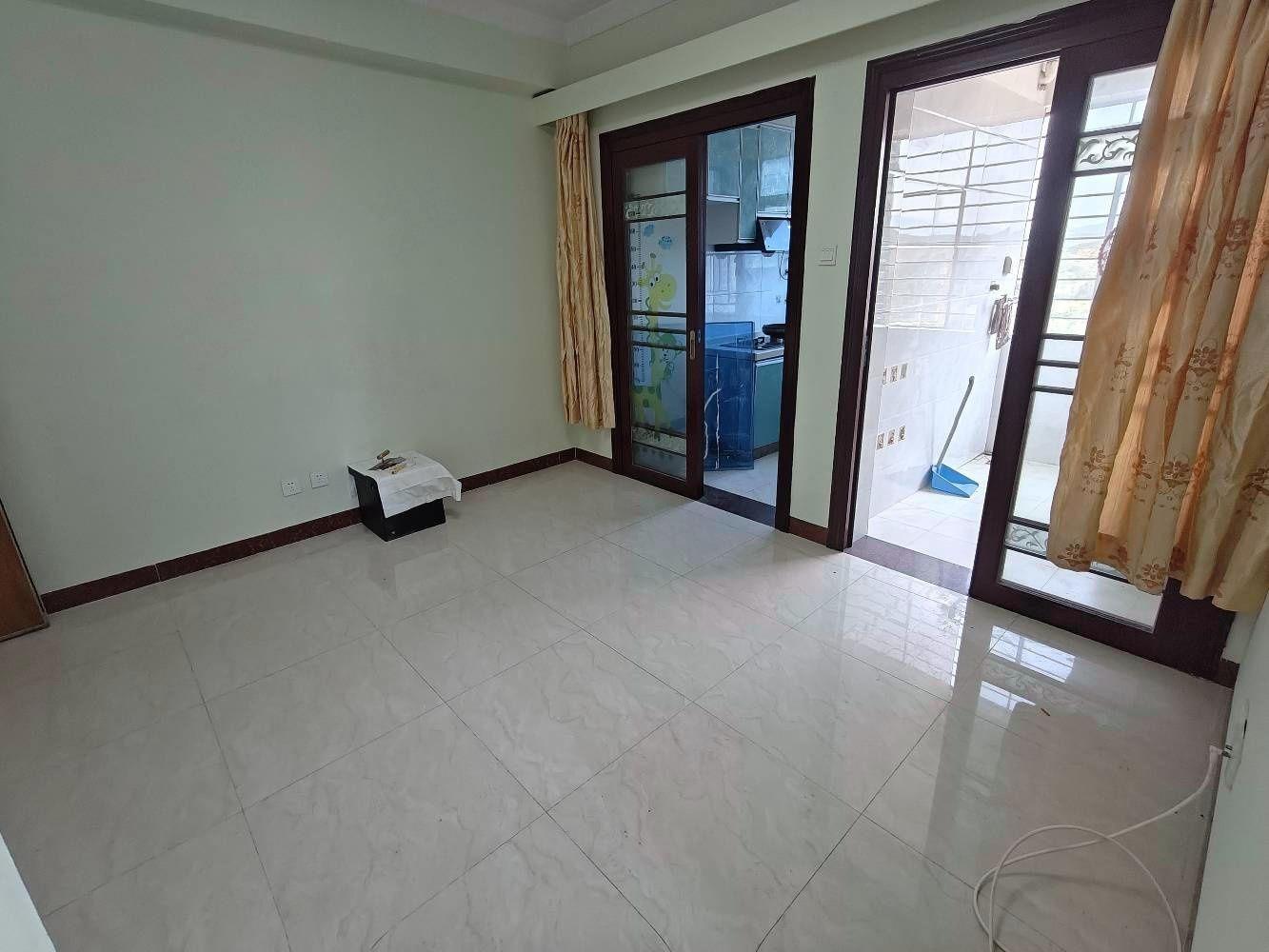 深圳庐山花园二手房房源图片