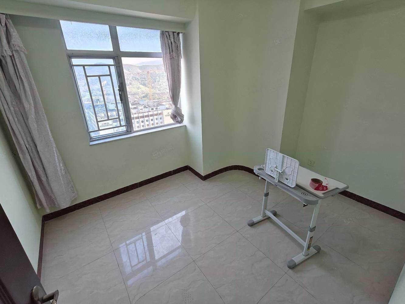 深圳庐山花园二手房房源图片