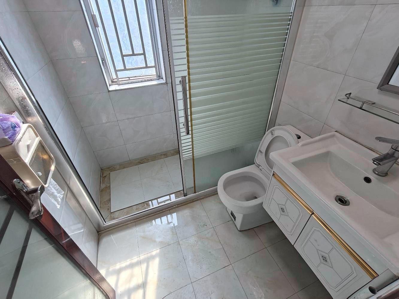 深圳庐山花园二手房房源图片