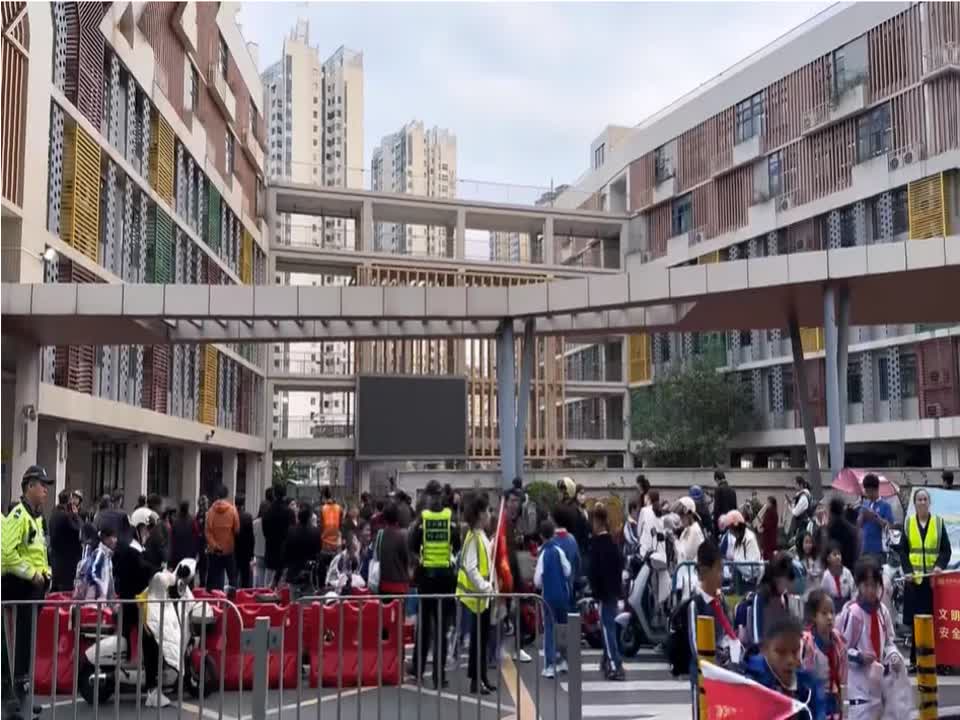 深圳龙岗中心城悦童荟MALL二手房房源图片