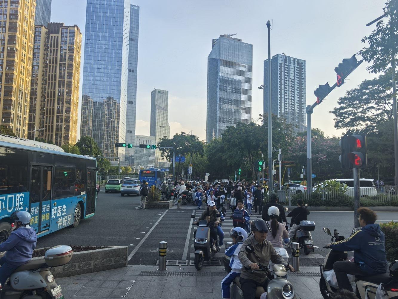 深圳汇龙湾花园民宝路商铺二手房房源图片