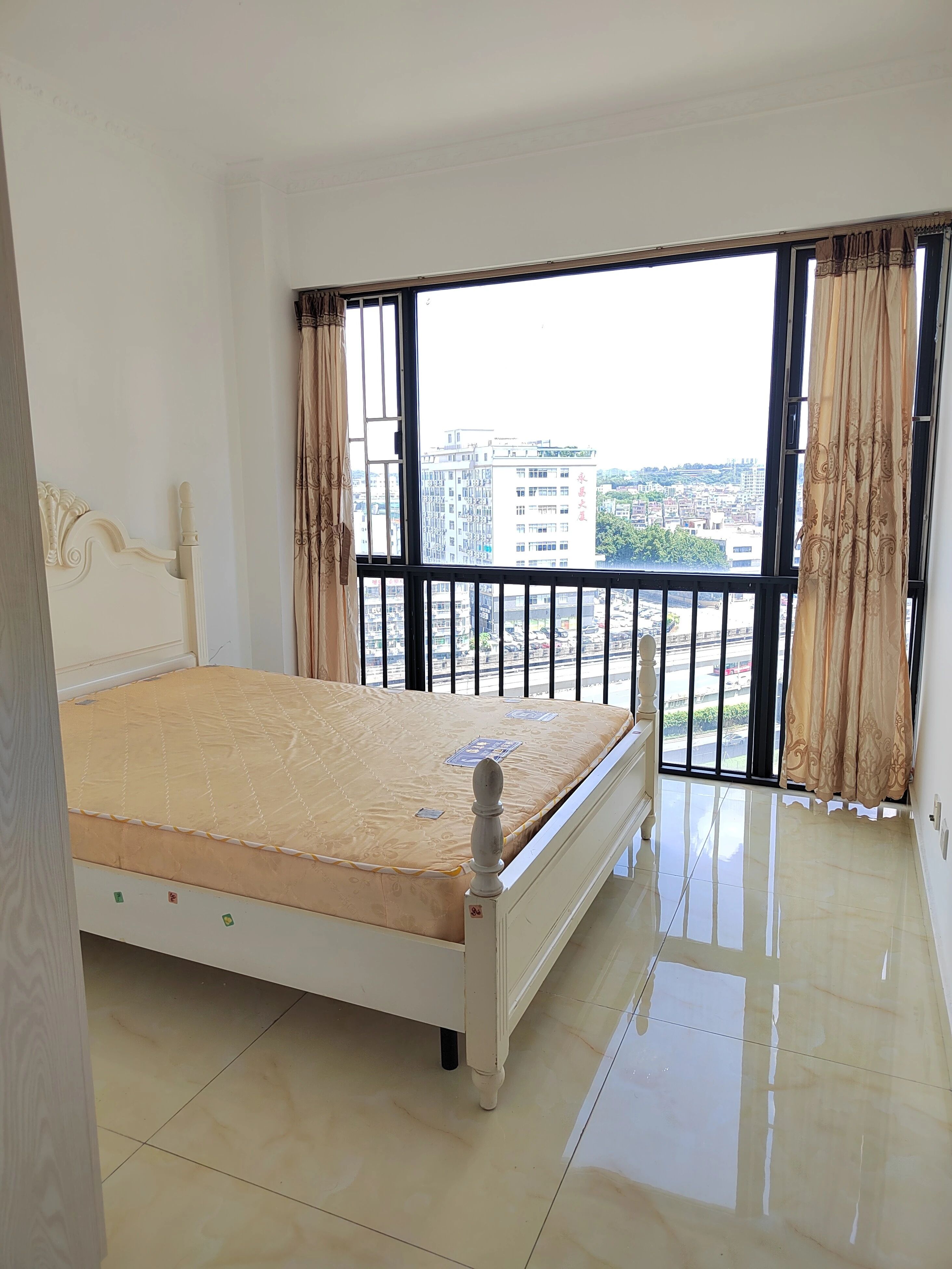 深圳英郡年华三期二手房房源图片