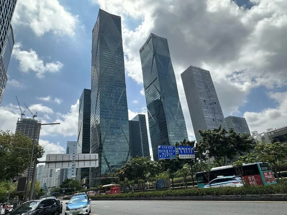 深圳卓越世纪中心二手房房源图片