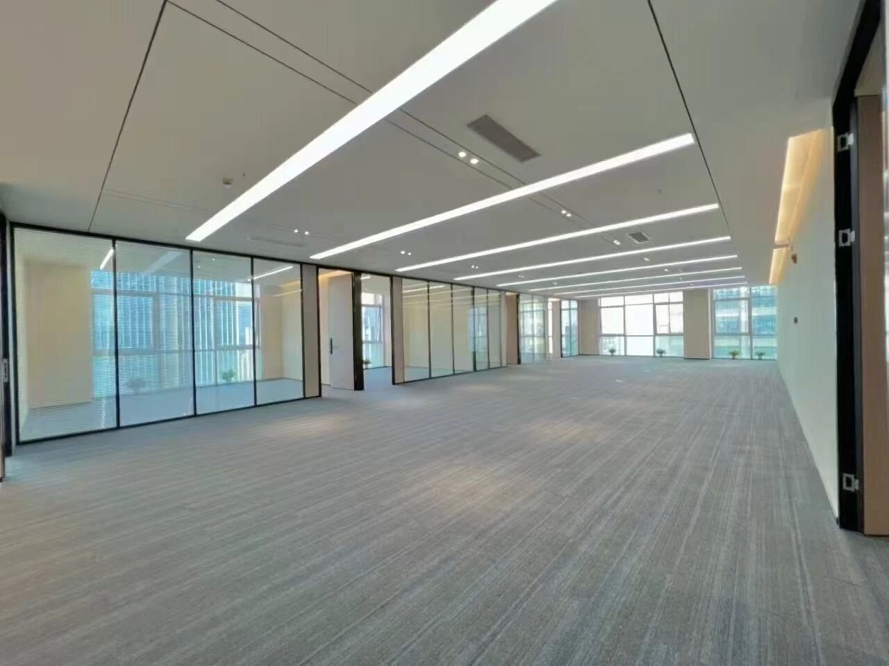 深圳荣超经贸中心二手房房源图片