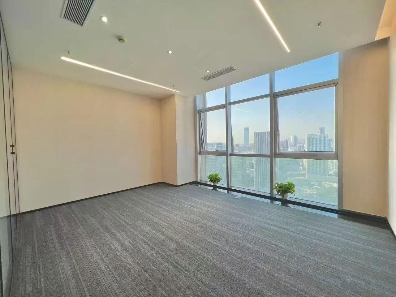 深圳荣超经贸中心二手房房源图片