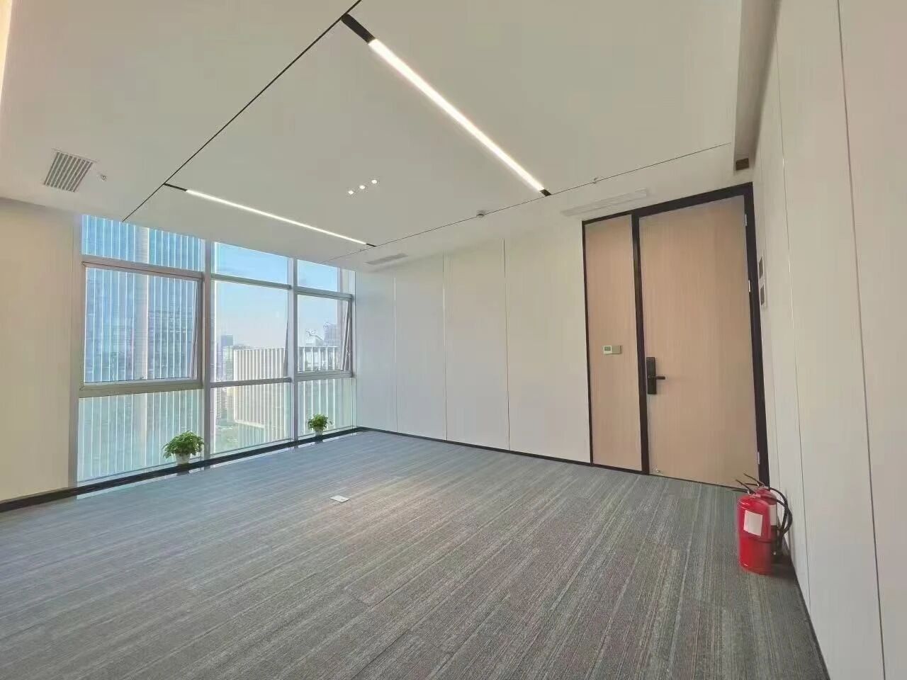 深圳荣超经贸中心二手房房源图片