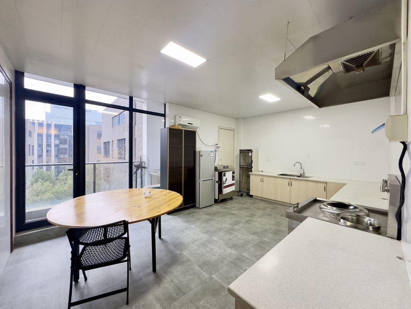 深圳前海深港基金小镇二手房房源图片