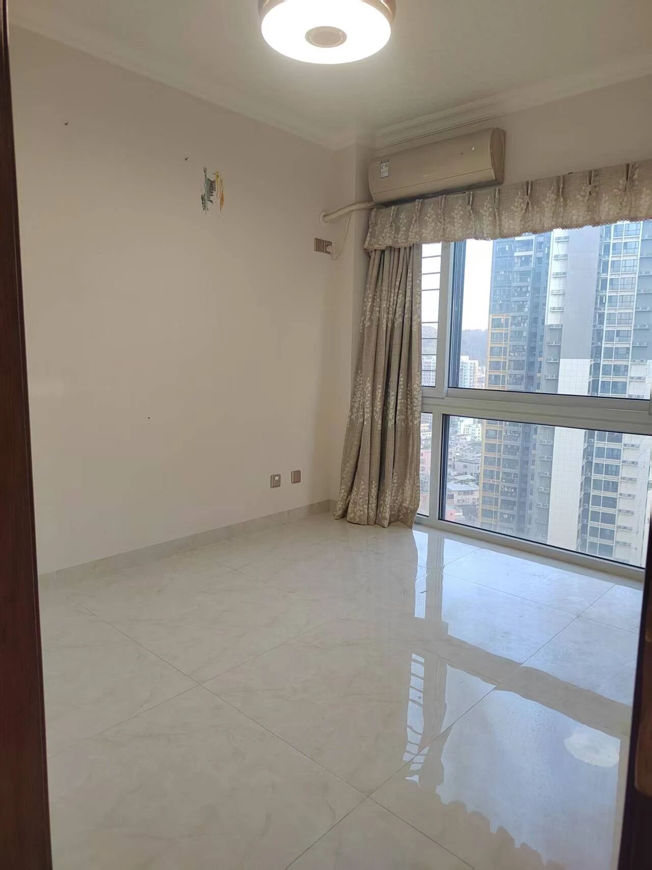 深圳英郡年华三期二手房房源图片