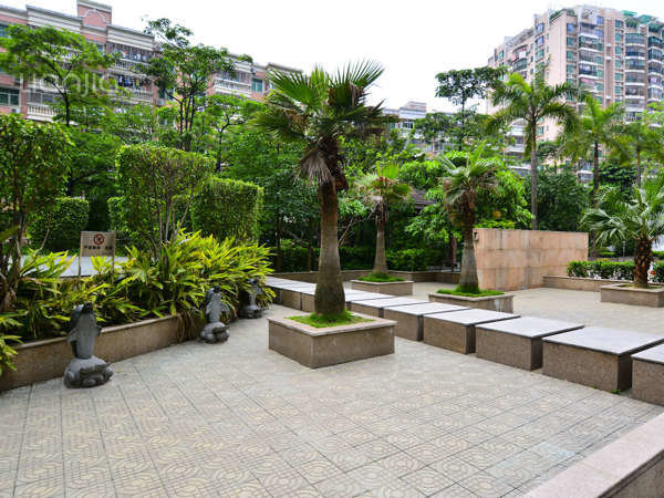 红山地铁高档小区潜龙鑫茂花园精装一房,业主诚心出租!