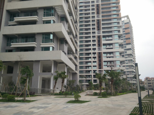 推推99深圳房产网立新湖花园外景图